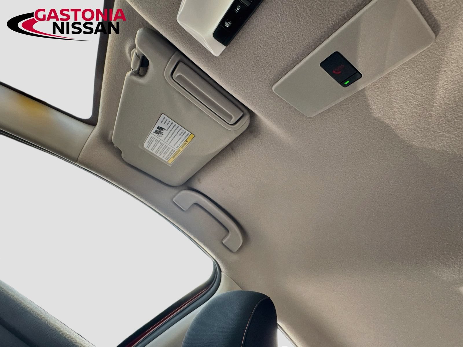 Used 2024 Nissan Versa SR FWD image 29