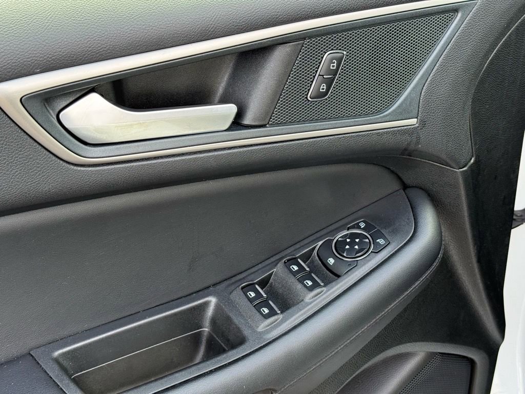 Used 2024 Ford Edge SEL image 16