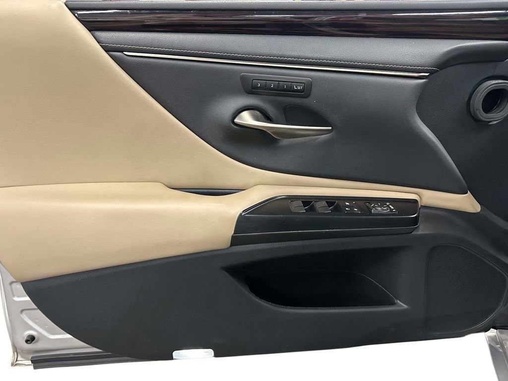 Used 2020 Lexus ES 350 w/ Premium Package FWD image 21