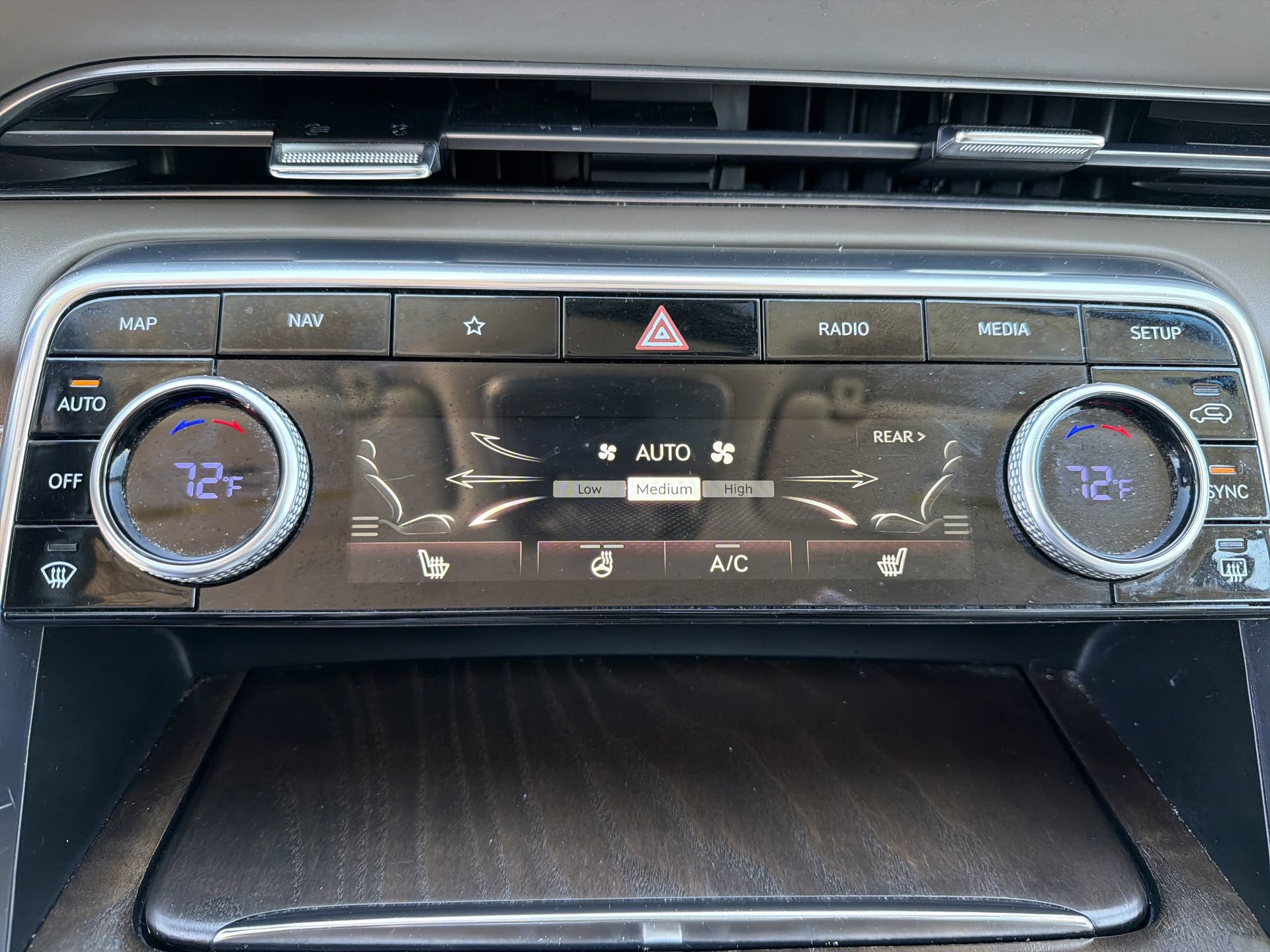 Used 2024 Genesis GV80 2.5T AWD/4WD image 8
