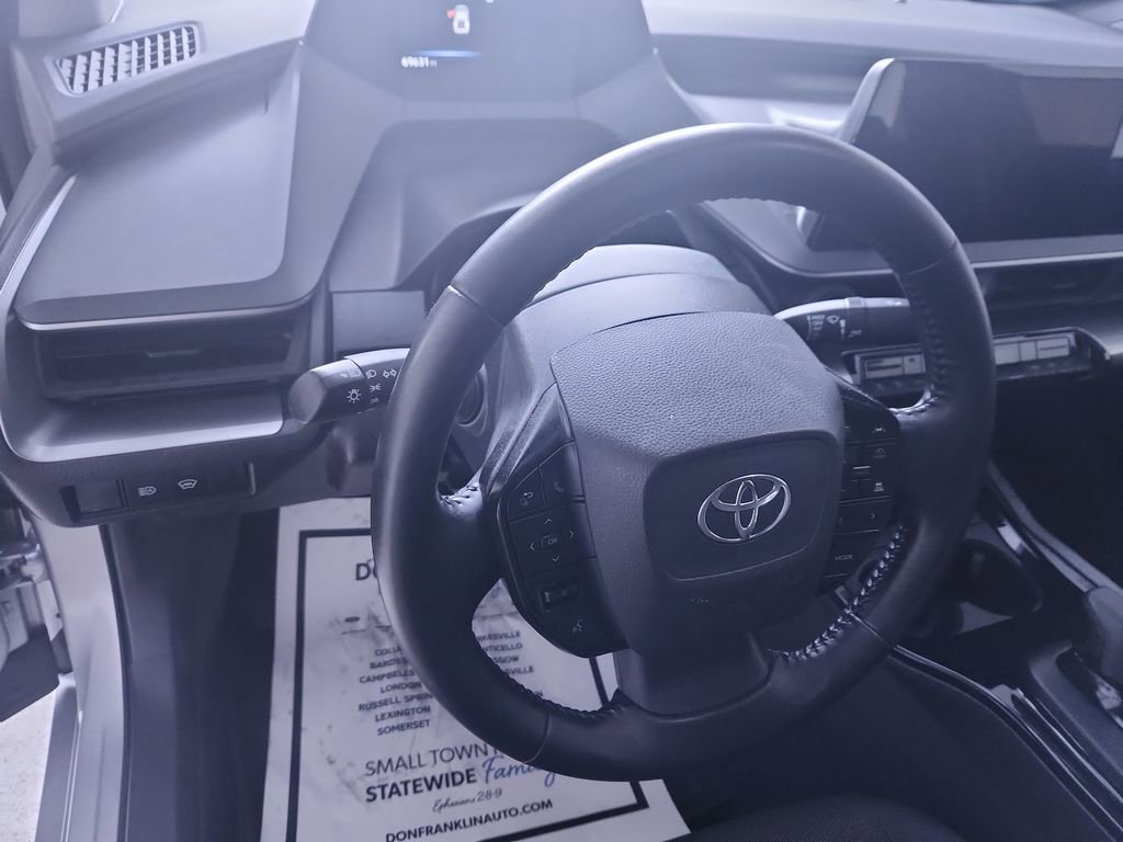 Used 2023 Toyota Prius LE FWD image 14