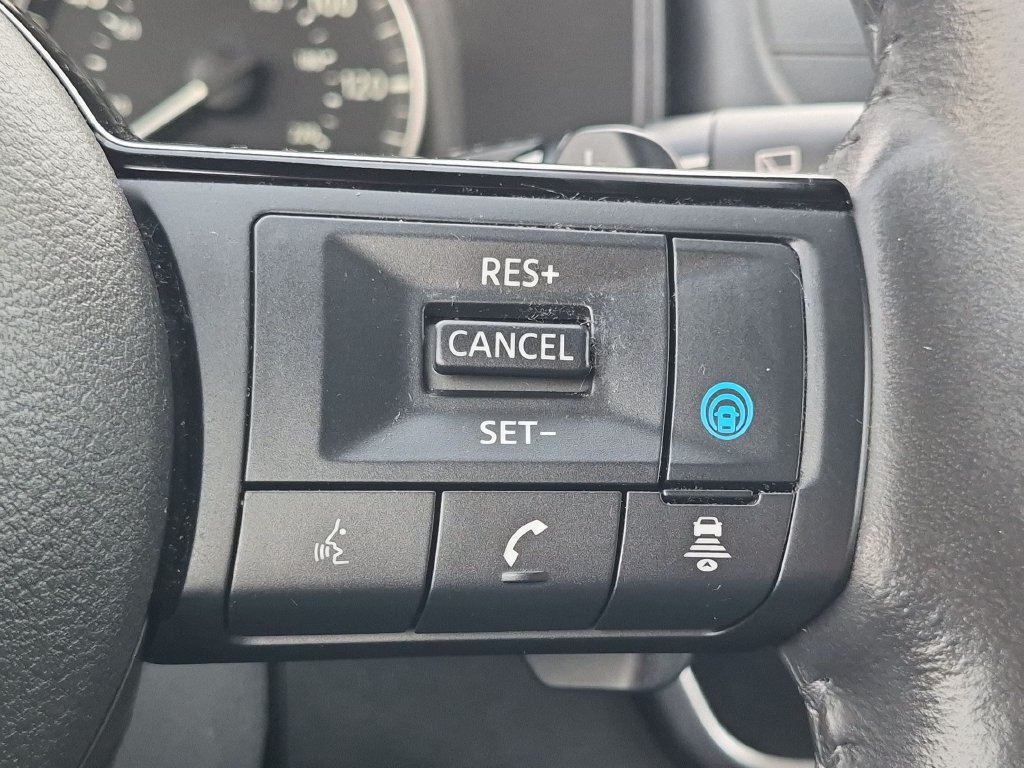 Used 2023 Nissan Rogue SV w/ SV Premium B Package AWD/4WD image 16