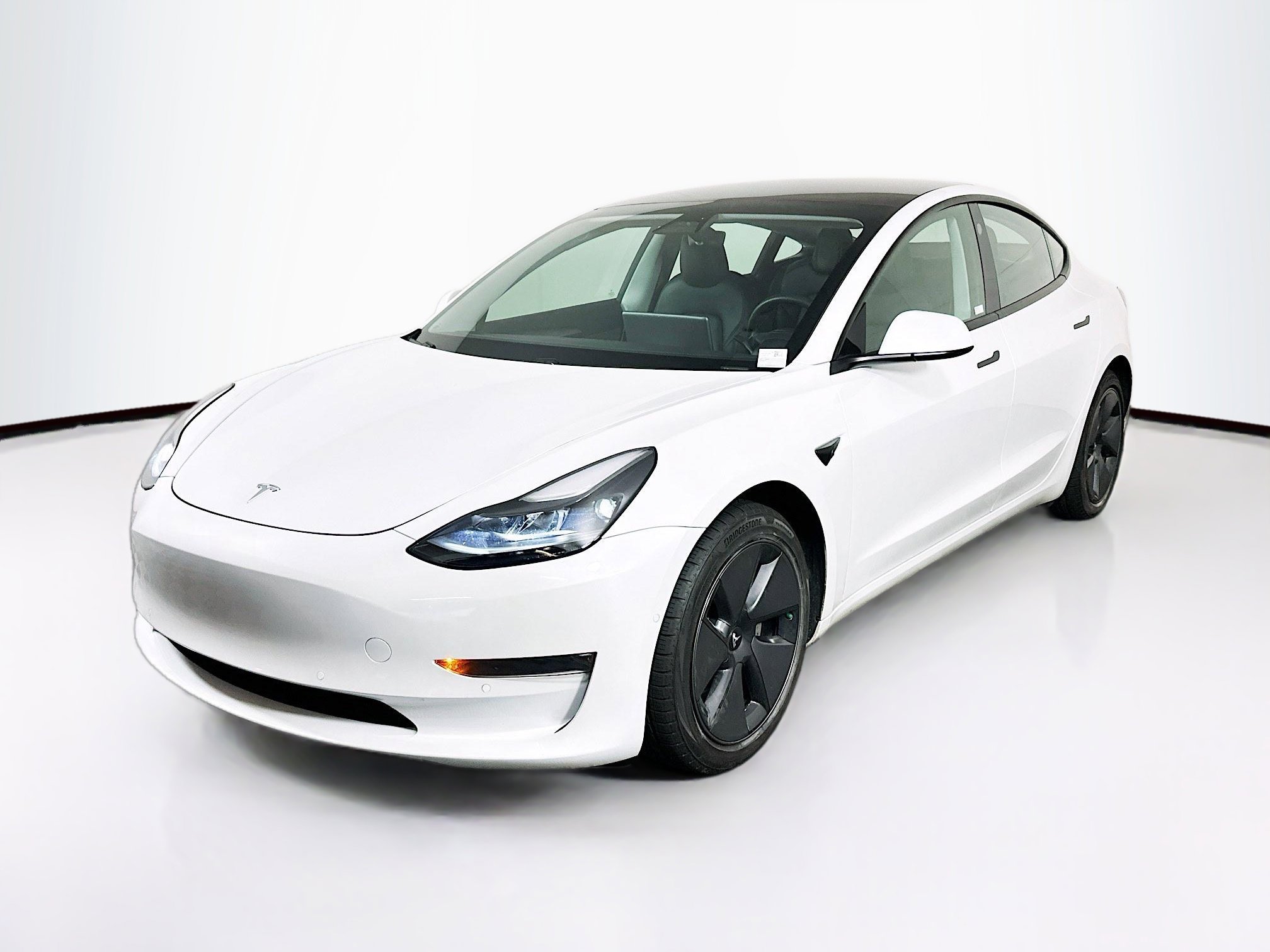 Used 2021 Tesla Model 3 Standard Range Plus RWD image 3