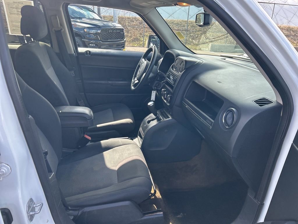 Used 2016 Jeep Patriot Latitude image 18