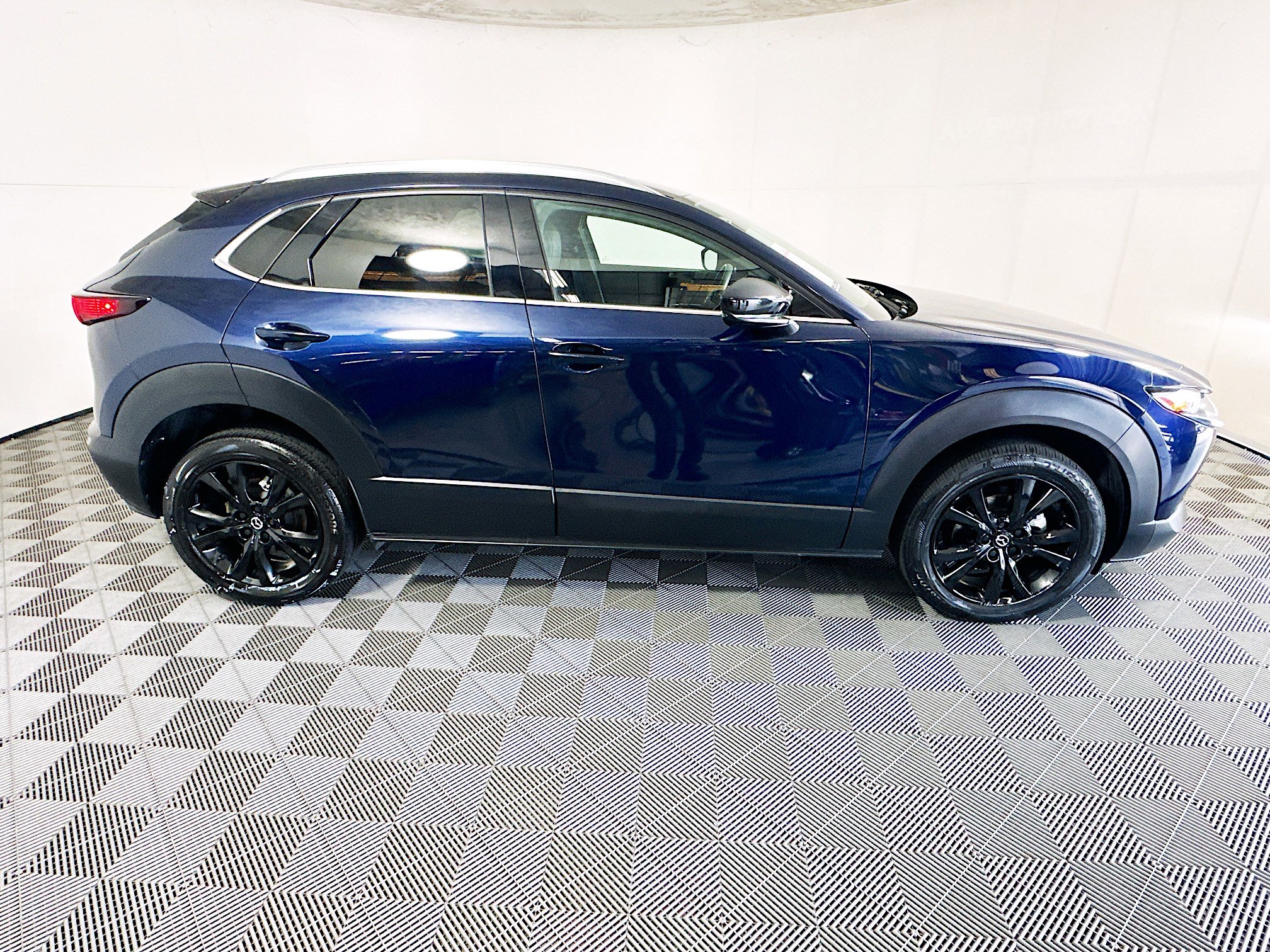 Used 2023 MAZDA CX-30 2.5 Turbo w/ Premium Package AWD/4WD image 2