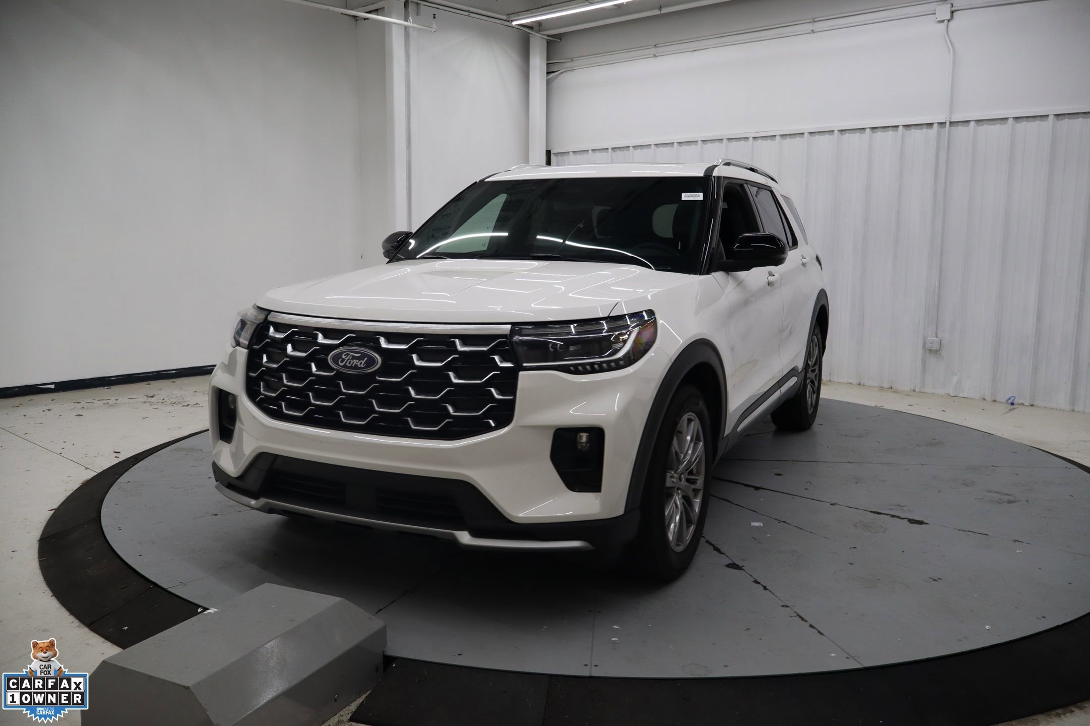 Used 2025 Ford Explorer Platinum image 10