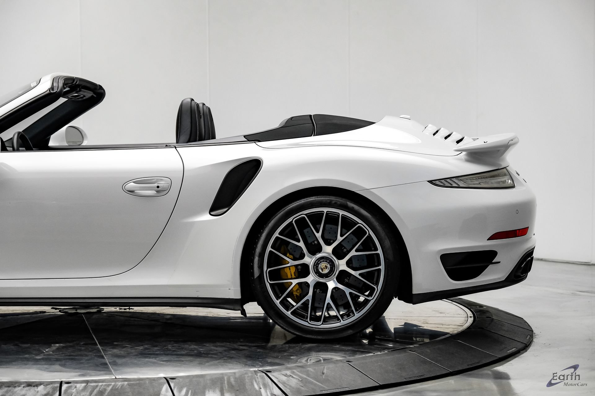 Used 2016 Porsche 911 Turbo S AWD/4WD image 9