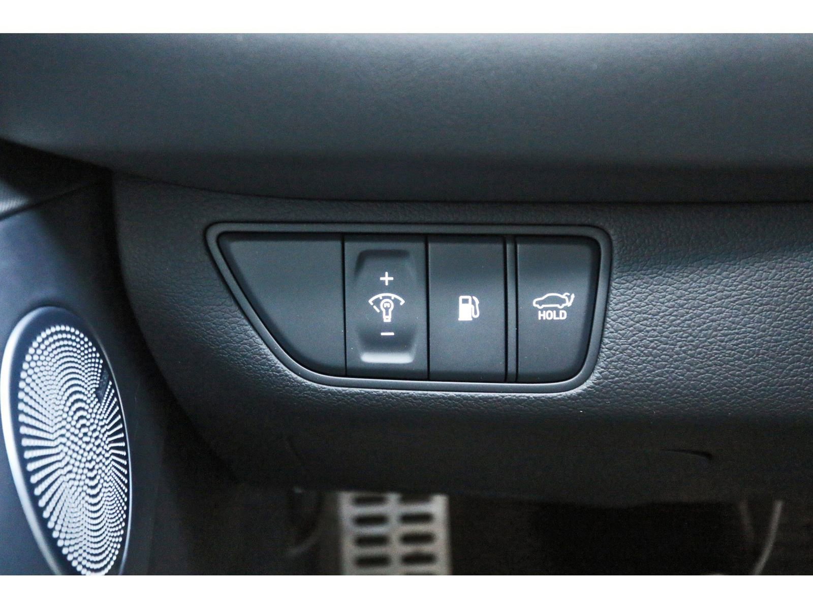 Used 2025 Genesis G70 3.3T Advanced w/ Sport Prestige Package image 21