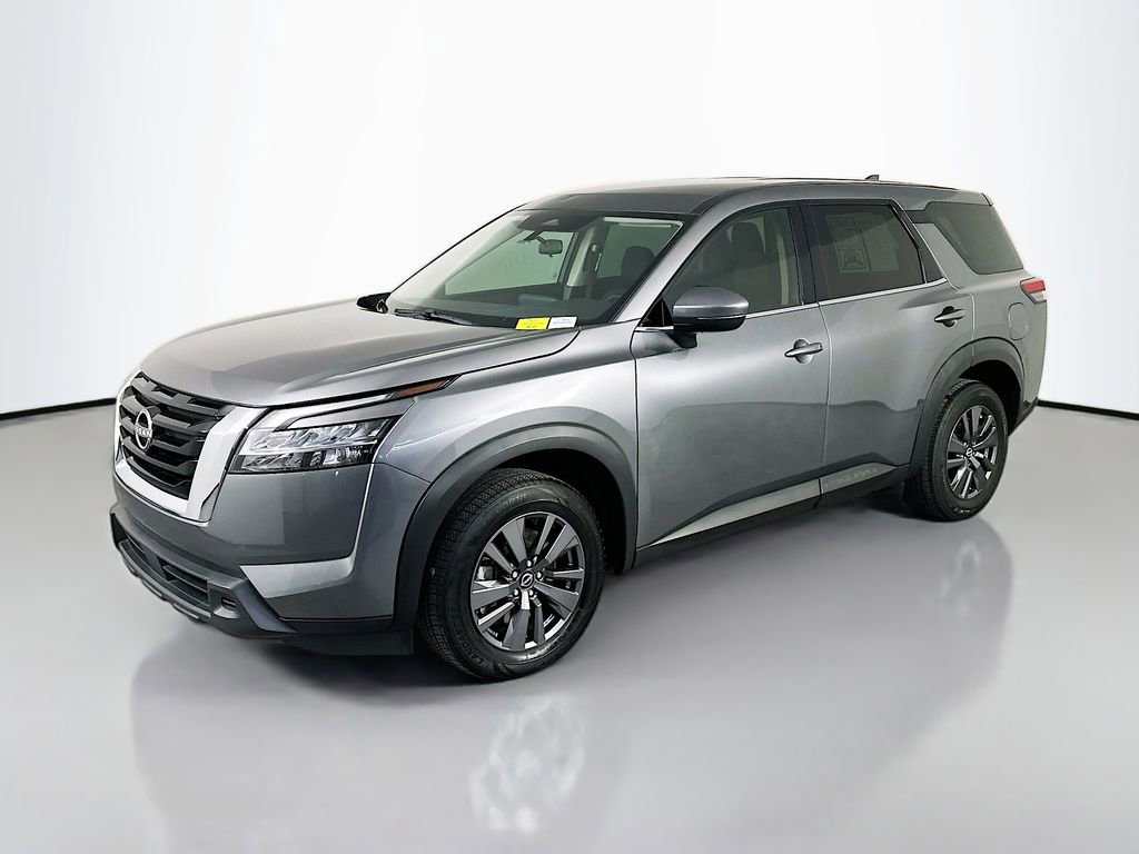 Used 2022 Nissan Pathfinder S FWD image 3