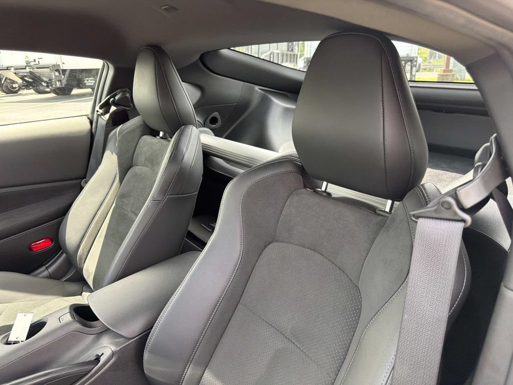 Used 2025 Nissan Z Performance w/ Floor Mat Package RWD image 19