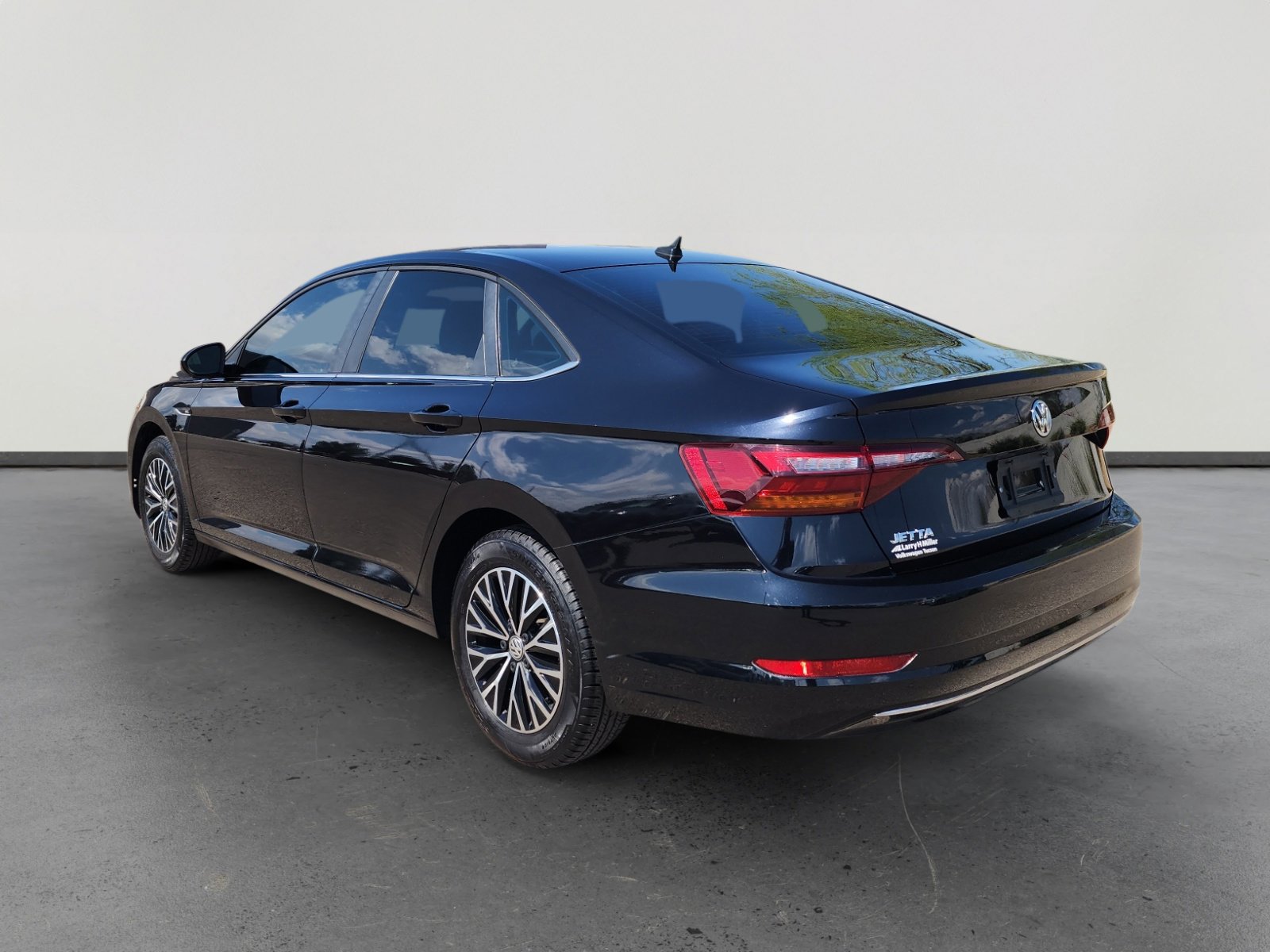 Used 2019 Volkswagen Jetta SEL w/ Cold Weather Package image 3