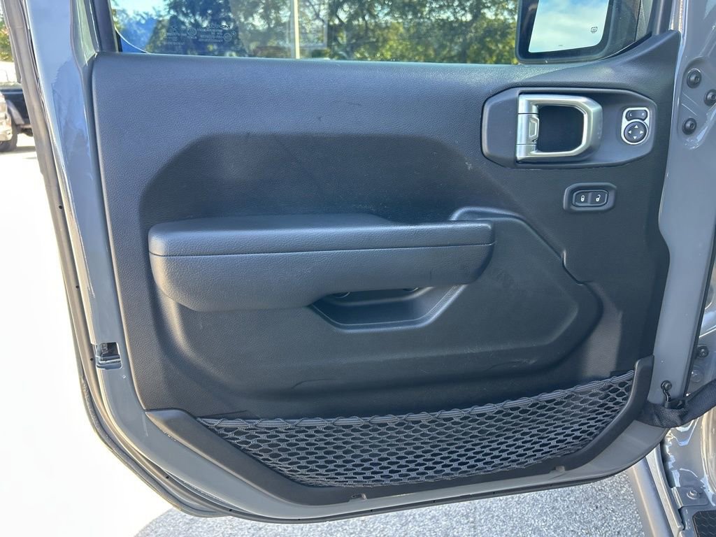 Used 2022 Jeep Wrangler Willys image 32