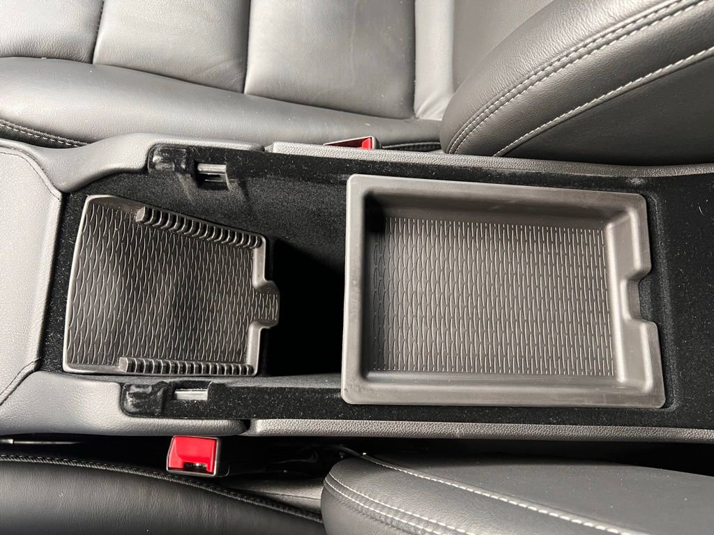 Used 2025 Cadillac XT4 Premium Luxury image 24