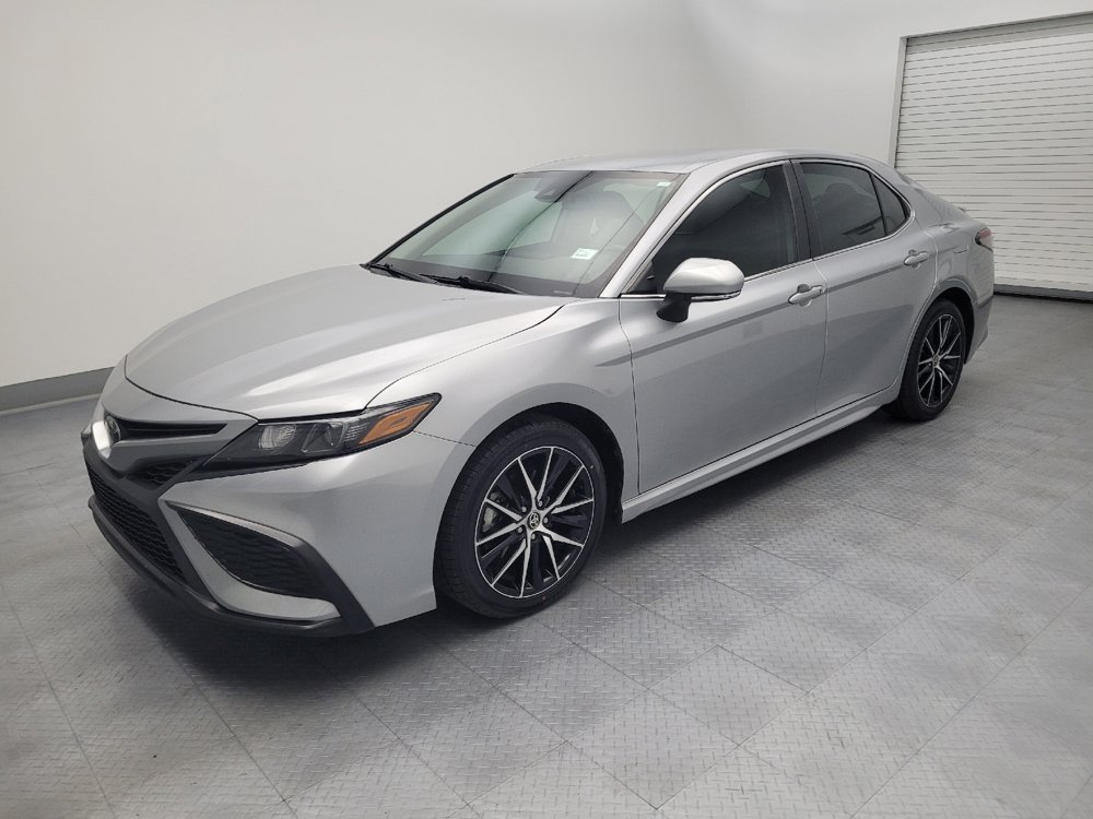 Used 2023 Toyota Camry SE w/ Convenience Package FWD image 2