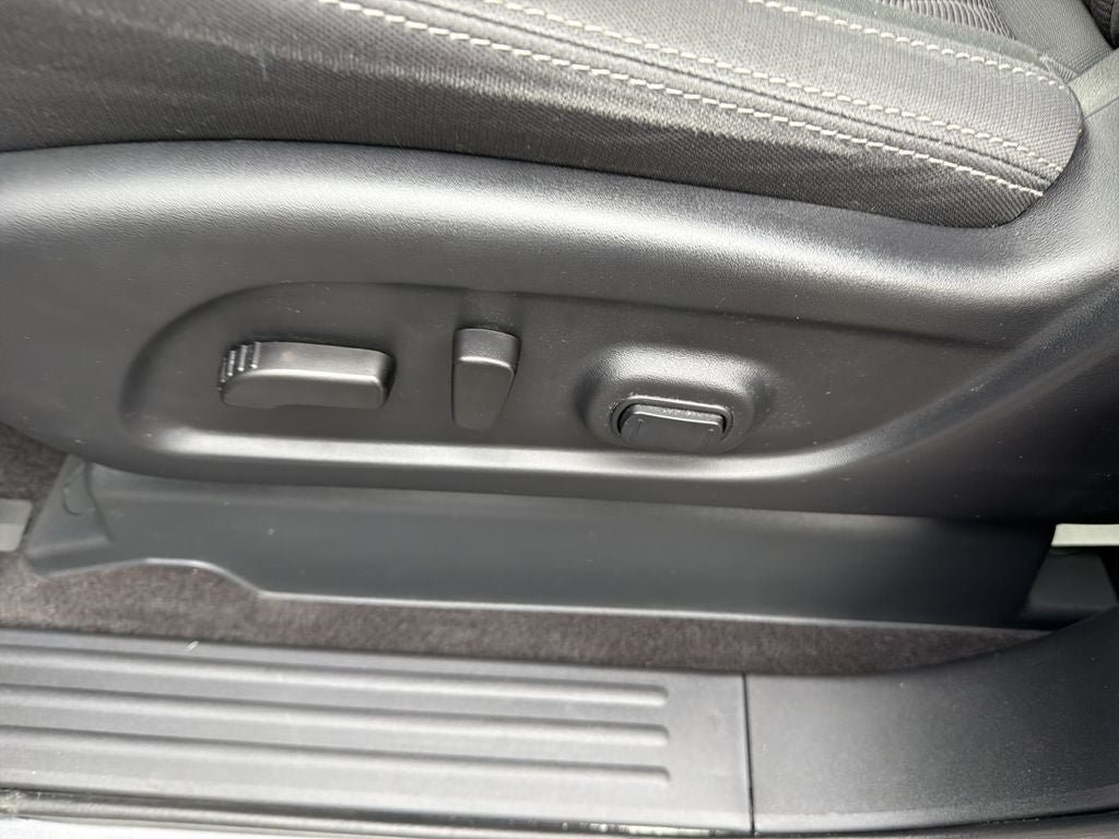 Used 2023 Nissan Titan SV w/ SV Convenience Package AWD/4WD image 18