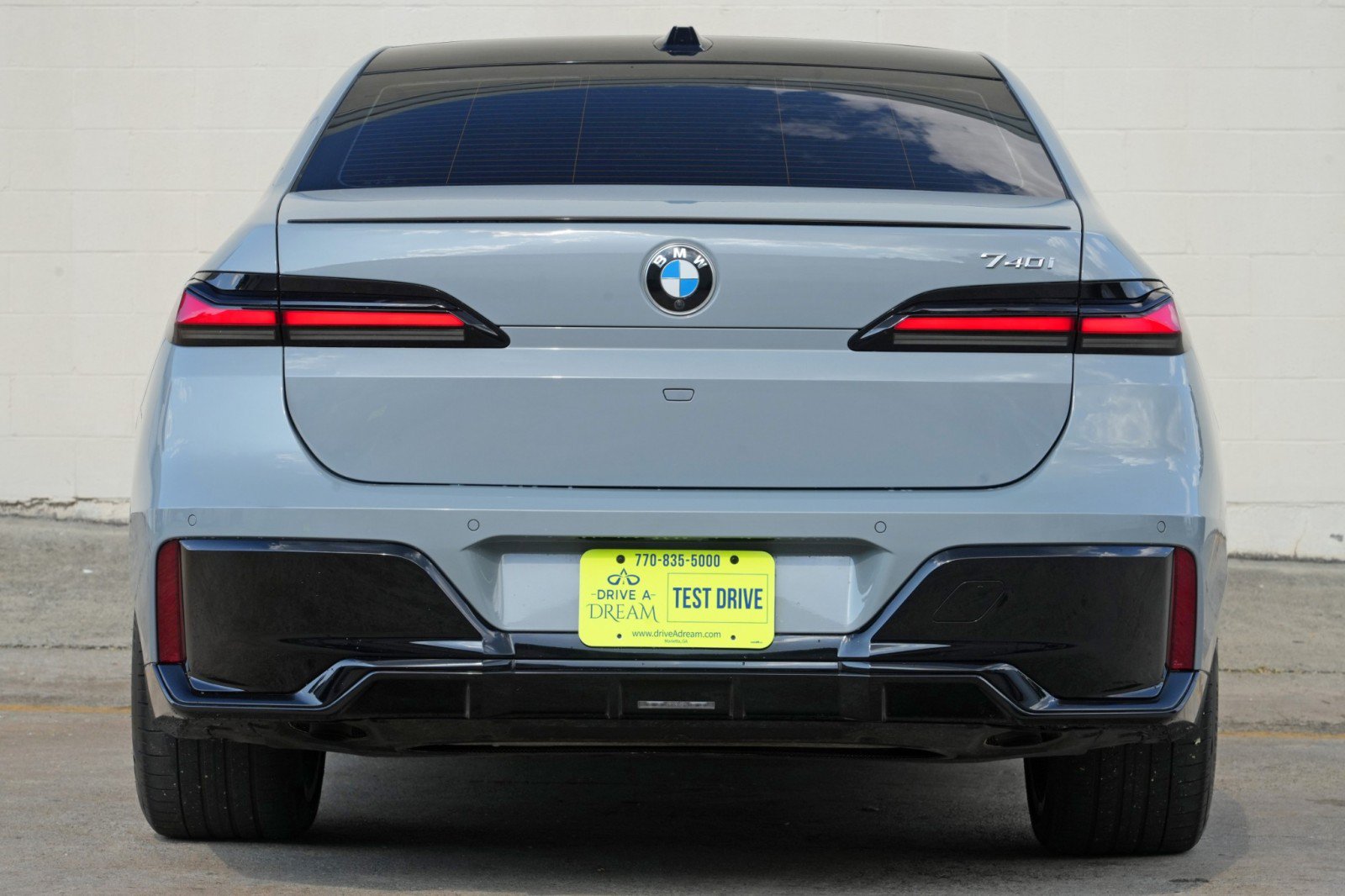Used 2023 BMW 740i RWD image 11