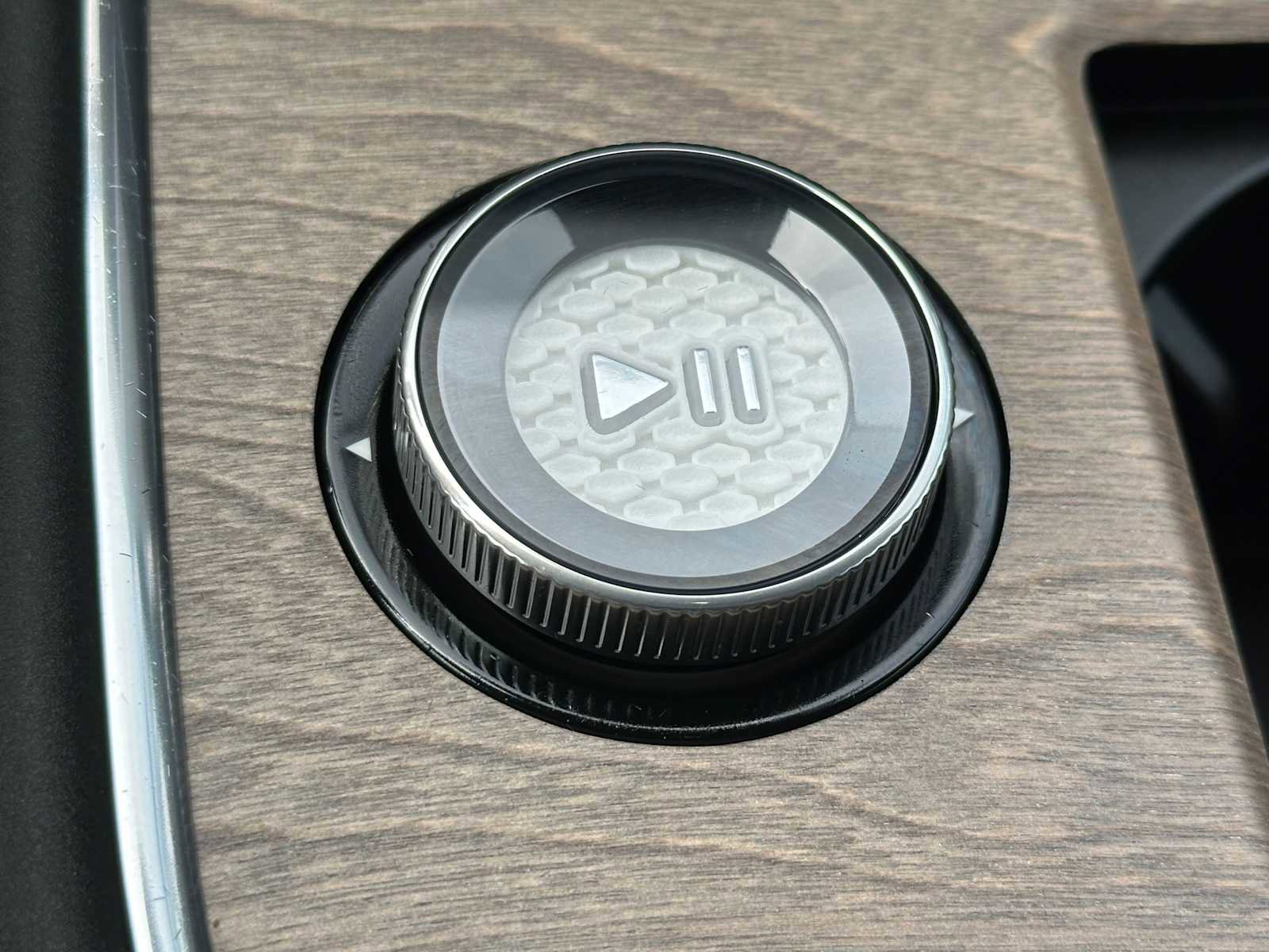 New 2025 Volvo EX90 Ultra image 34