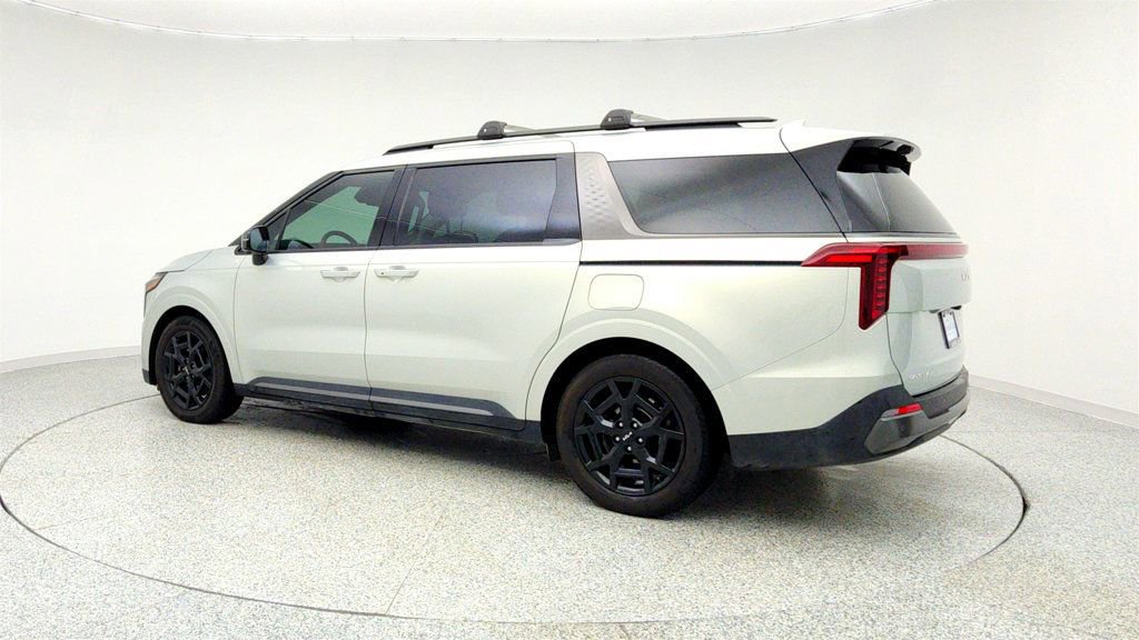 Used 2025 Kia Carnival SX Prestige image 7