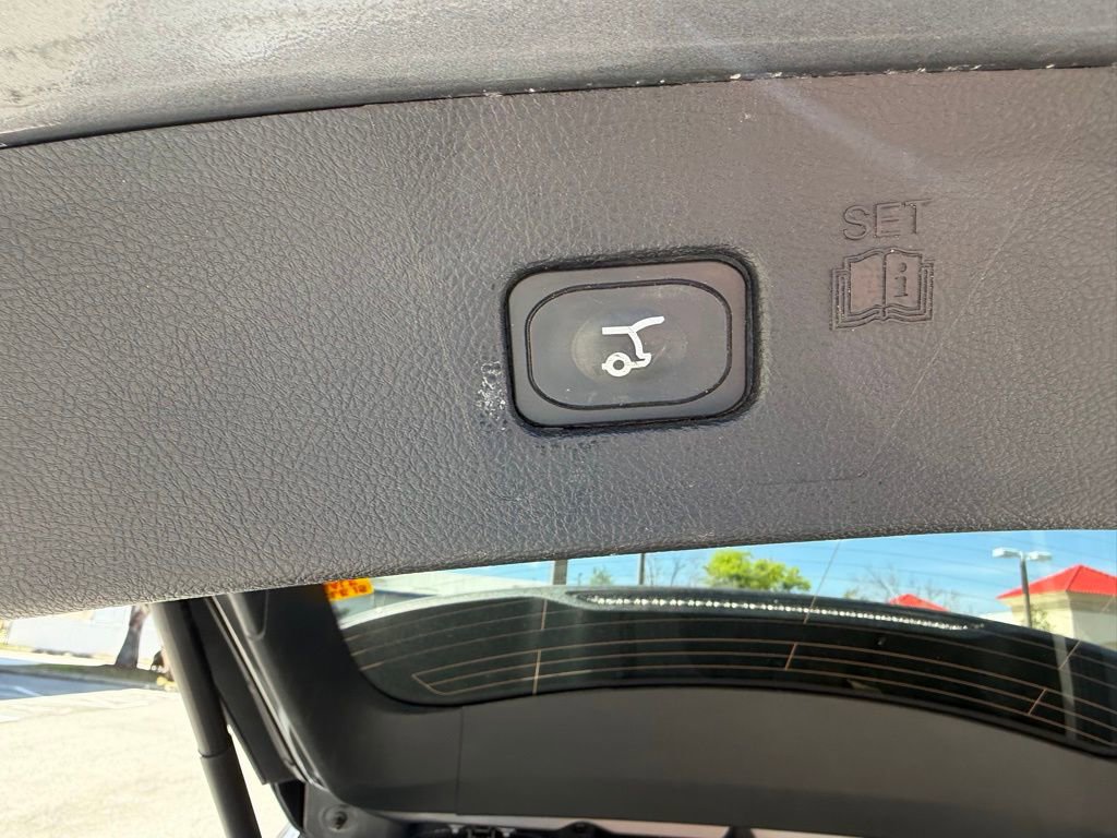 Used 2024 Ford Edge Titanium image 8