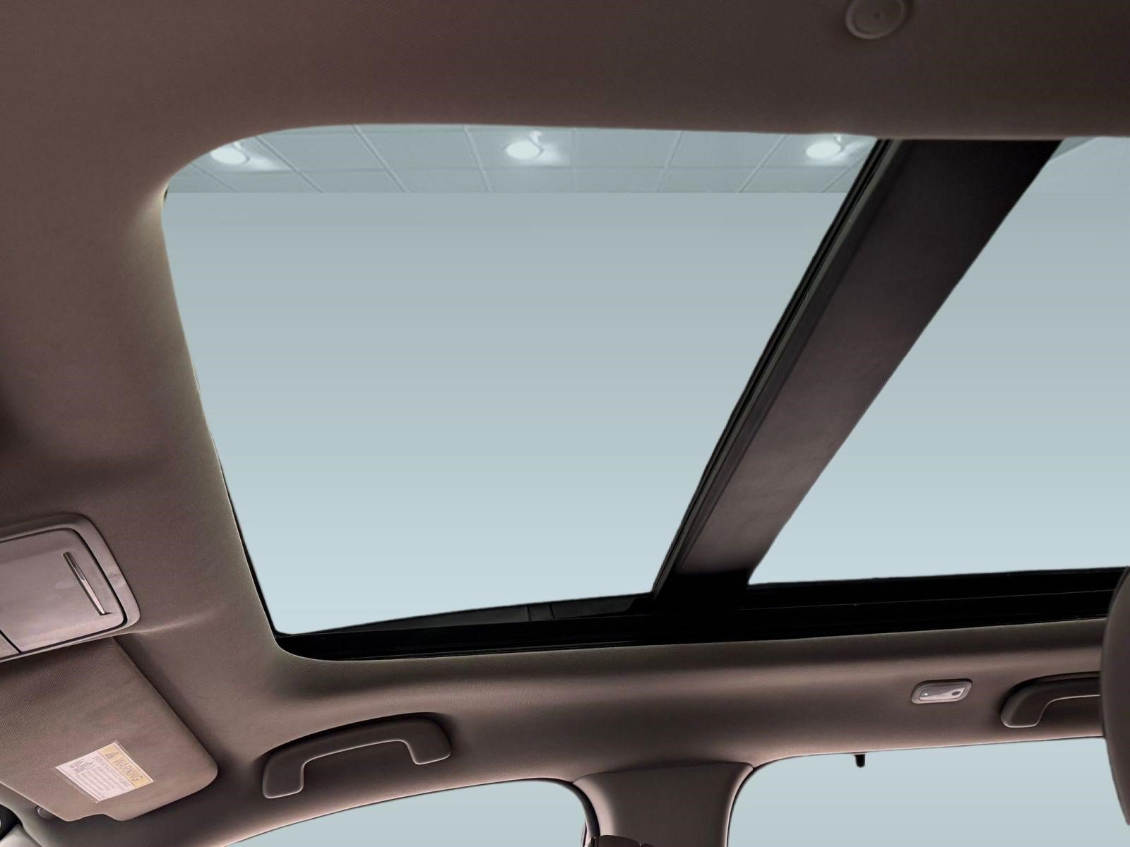 Used 2023 Honda Pilot Elite image 13
