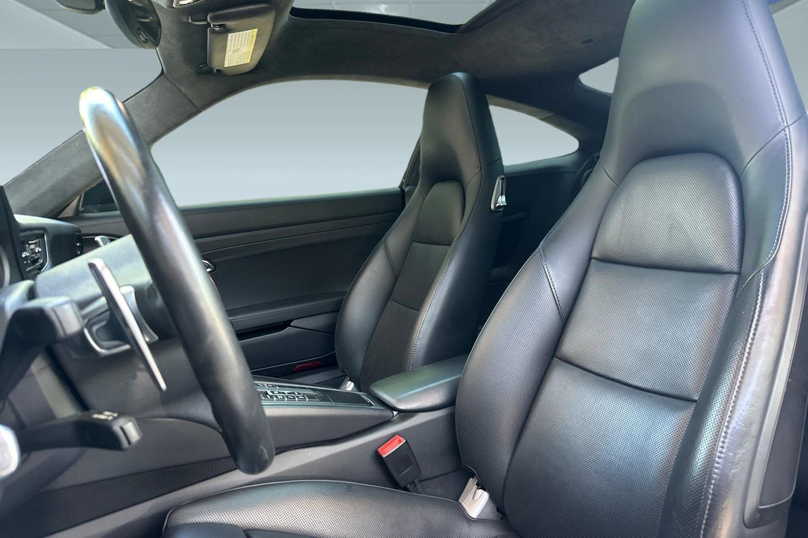 Used 2016 Porsche 911 Turbo image 21