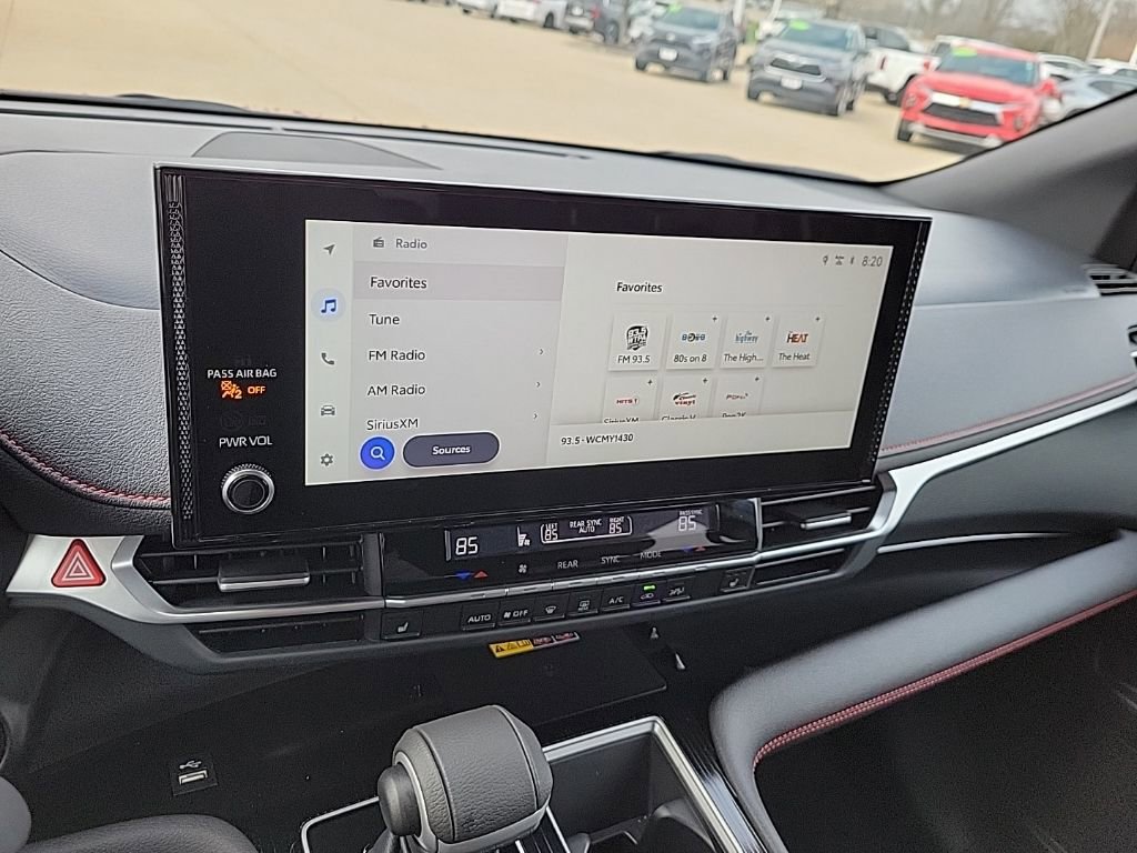 Used 2025 Toyota Sienna XSE image 22