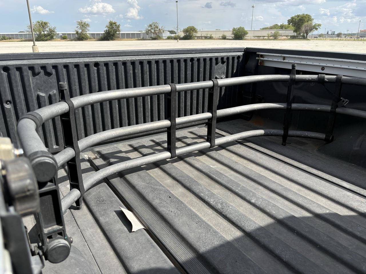 Used 2004 Nissan Titan SE RWD image 16