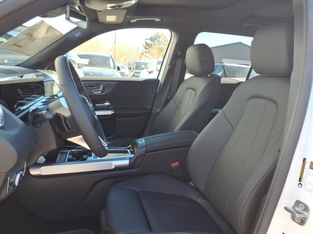 New 2026 Mercedes-Benz GLB 250 image 9
