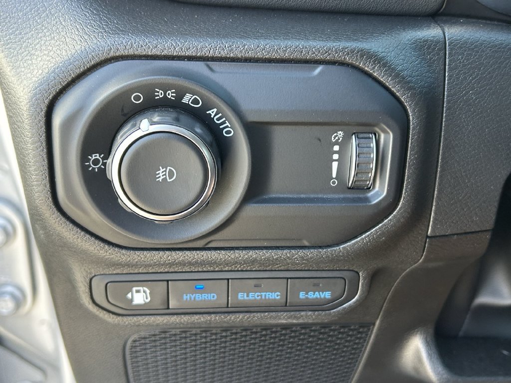 Used 2023 Jeep Wrangler Unlimited Sahara w/ Cold Weather Group AWD/4WD image 30
