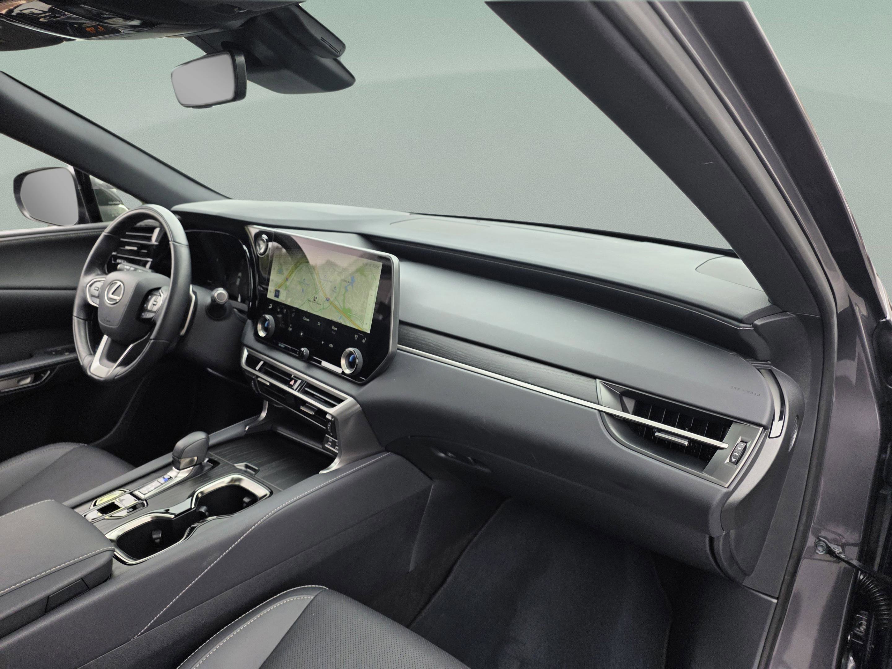 Certified 2025 Lexus RX 350 Premium w/ Accessory Package (Z1) image 32