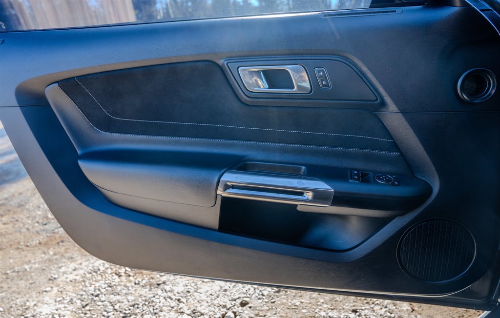 Used 2016 Ford Mustang Shelby GT350 w/ Track Package image 26