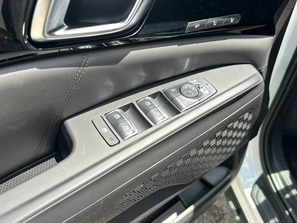New 2025 Kia Carnival SX Prestige FWD image 11