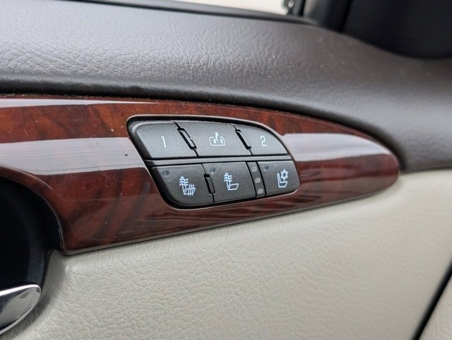 Used 2009 Buick Lucerne Super image 21