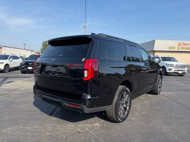Used 2025 Ford Expedition Platinum w/ Stealth Performance Package AWD/4WD image 9