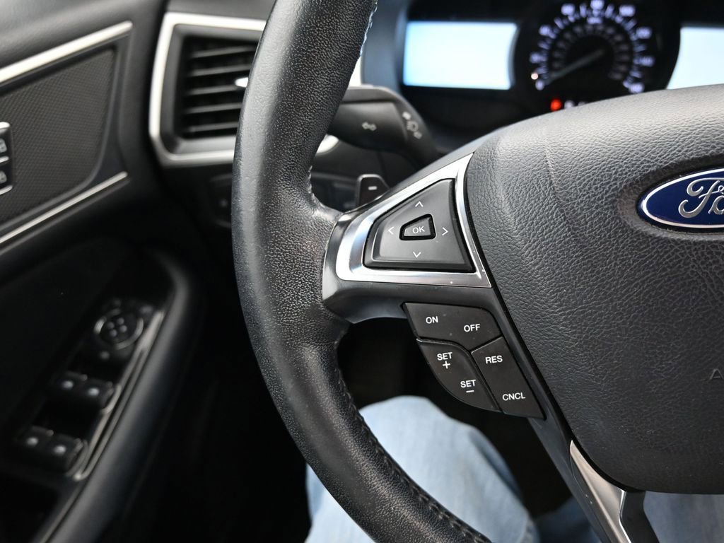 Used 2017 Ford Edge SEL w/ Equipment Group 201A AWD/4WD image 27