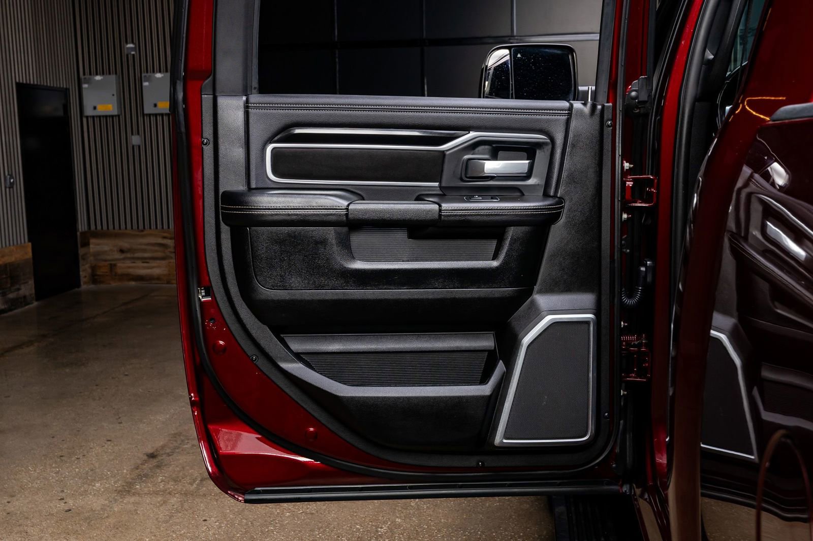 Used 2020 RAM 2500 Laramie image 37