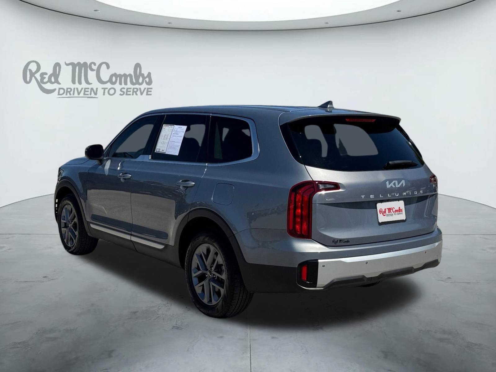 Used 2024 Kia Telluride LX image 3