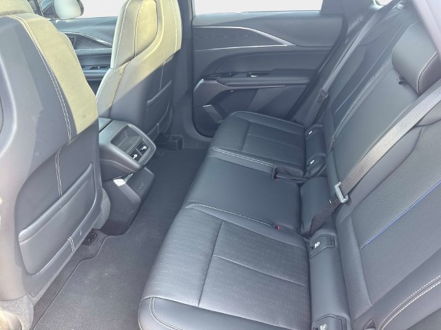 Certified 2024 Cadillac Lyriq Luxury AWD/4WD image 13