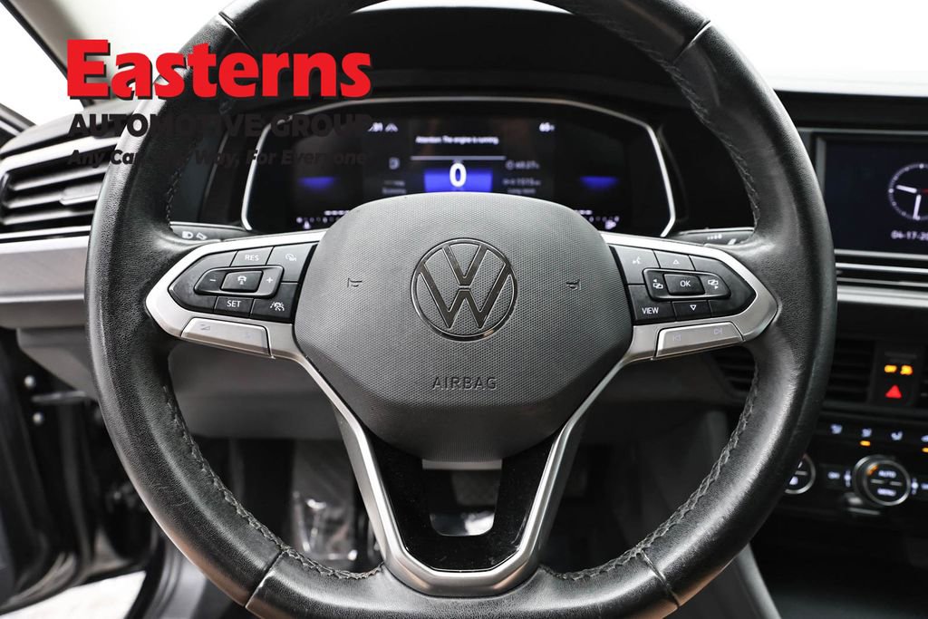 Used 2024 Volkswagen Jetta SE FWD image 10