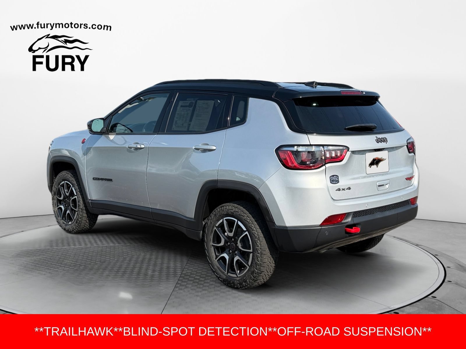 Used 2025 Jeep Compass Trailhawk AWD/4WD image 5