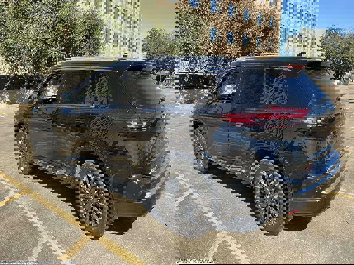 Used 2024 Nissan Rogue Platinum w/ Platinum Premium Package image 5