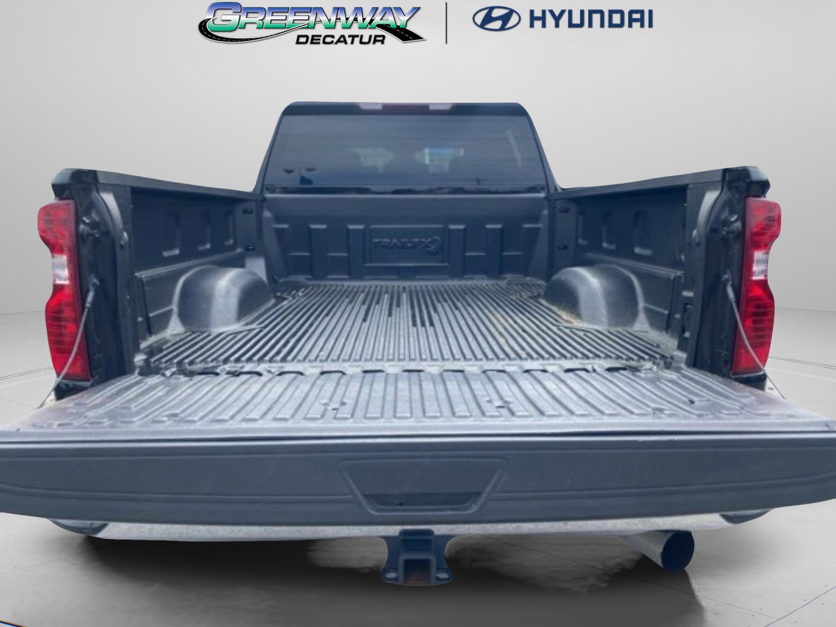 Used 2025 Chevrolet Silverado 2500 LT w/ Convenience Package AWD/4WD image 12