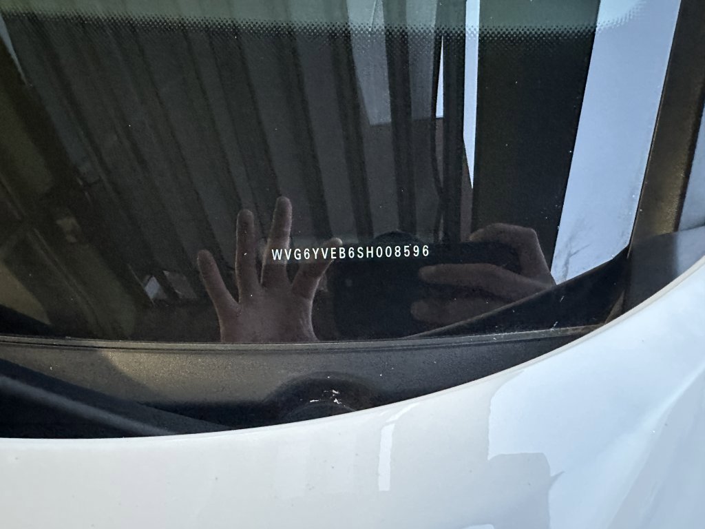 Used 2025 Volkswagen ID. Buzz 1st Edition image 44