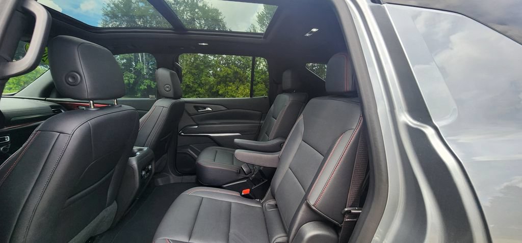 Used 2025 Chevrolet Traverse Z71 w/ LPO, Floor Liner Package AWD/4WD image 20