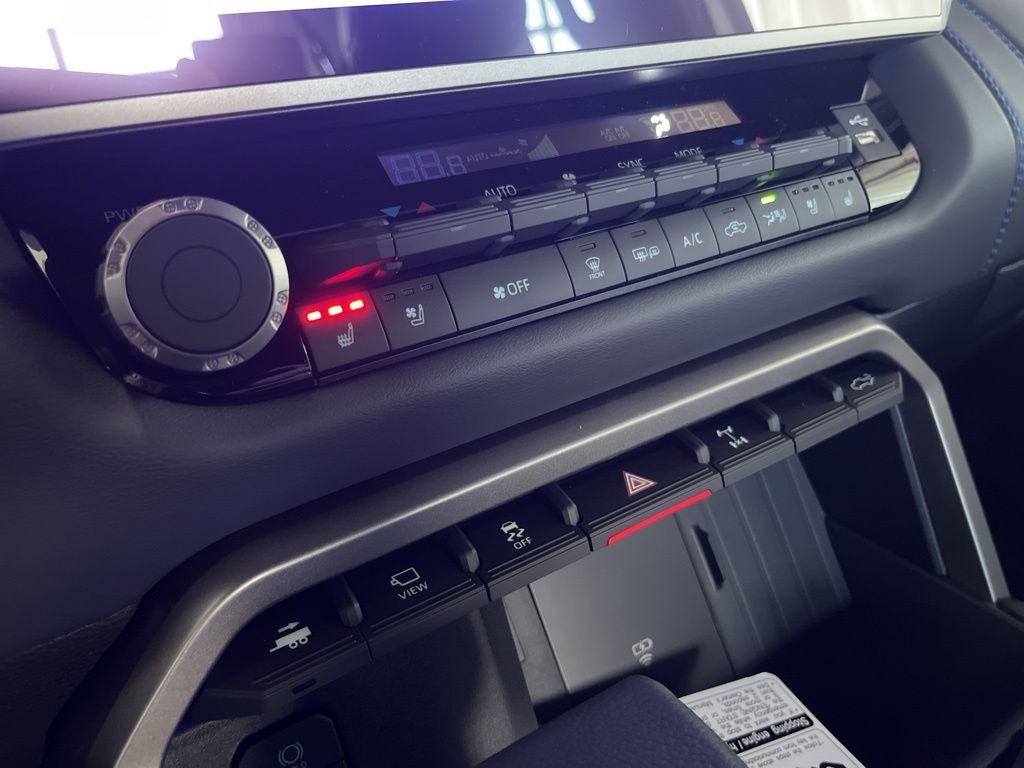 New 2026 Toyota Tundra Limited AWD/4WD image 15