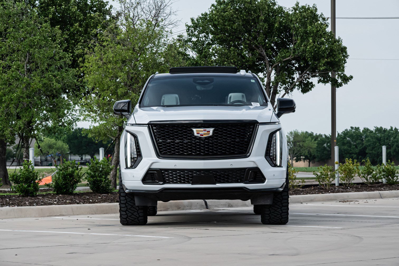 Used 2026 Cadillac Escalade V w/ LPO, ONYX Package AWD/4WD image 3