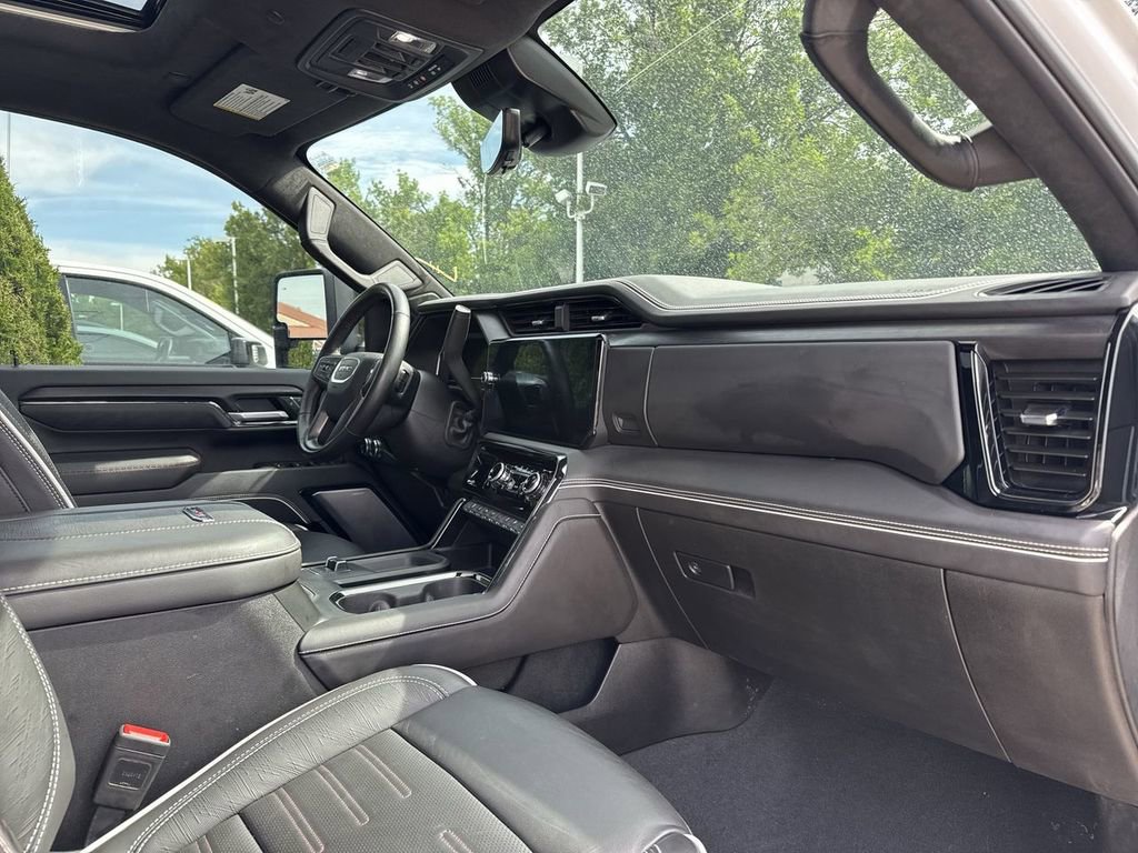 Certified 2025 GMC Sierra 2500 AT4X w/ AT4X AEV Edition AWD/4WD image 31