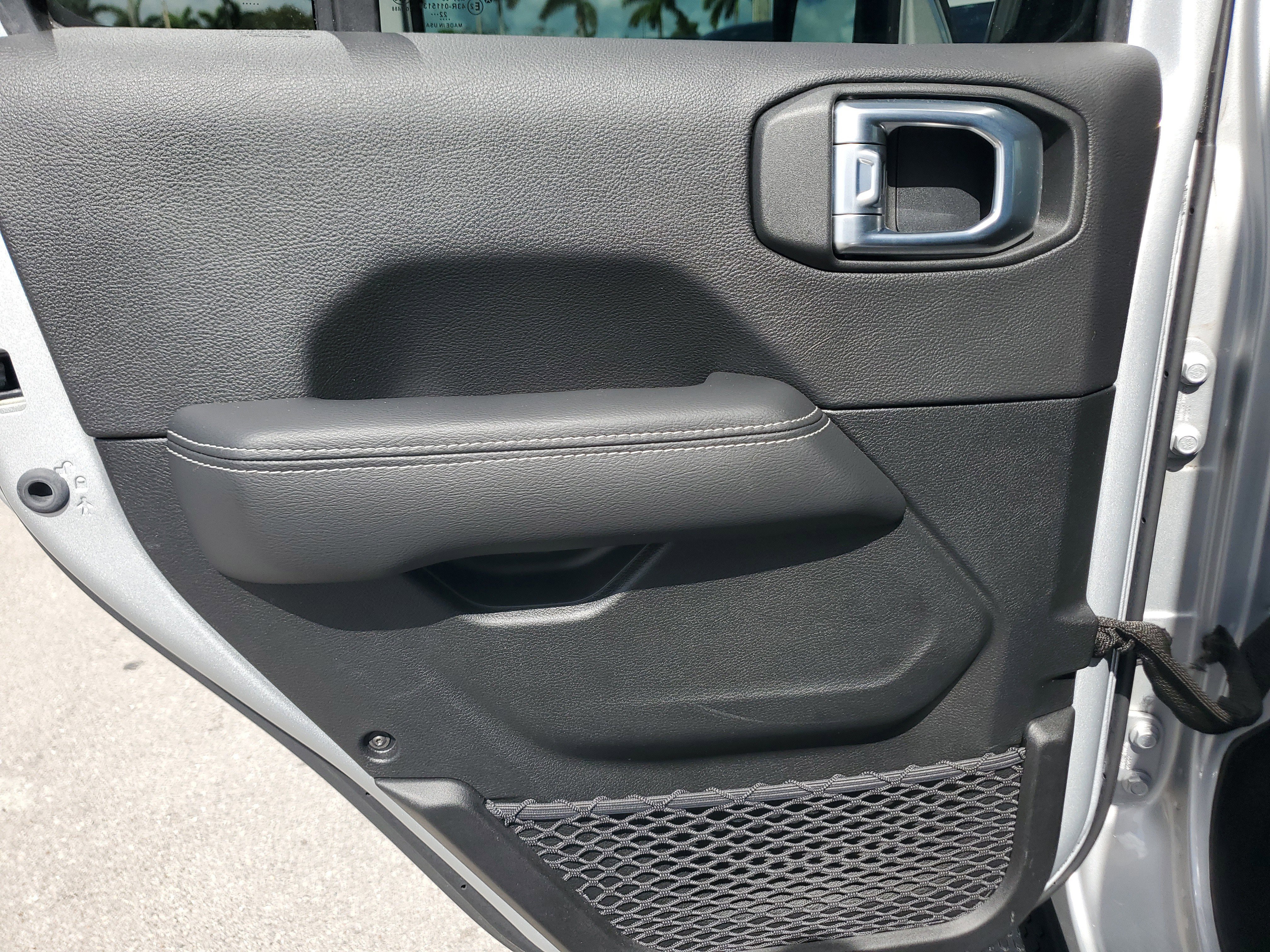 Used 2023 Jeep Wrangler Unlimited Sahara image 28