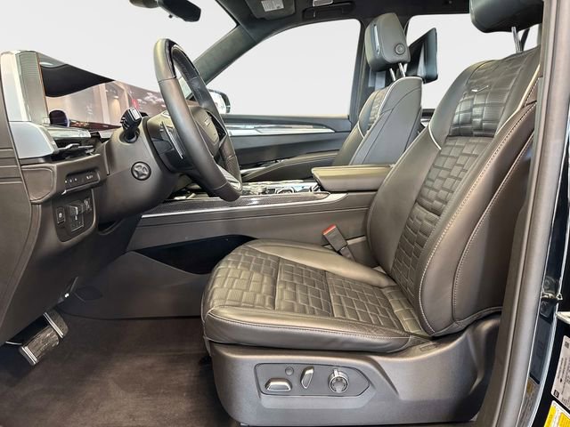 Certified 2026 Cadillac Escalade V w/ LPO, ONYX Package AWD/4WD image 21