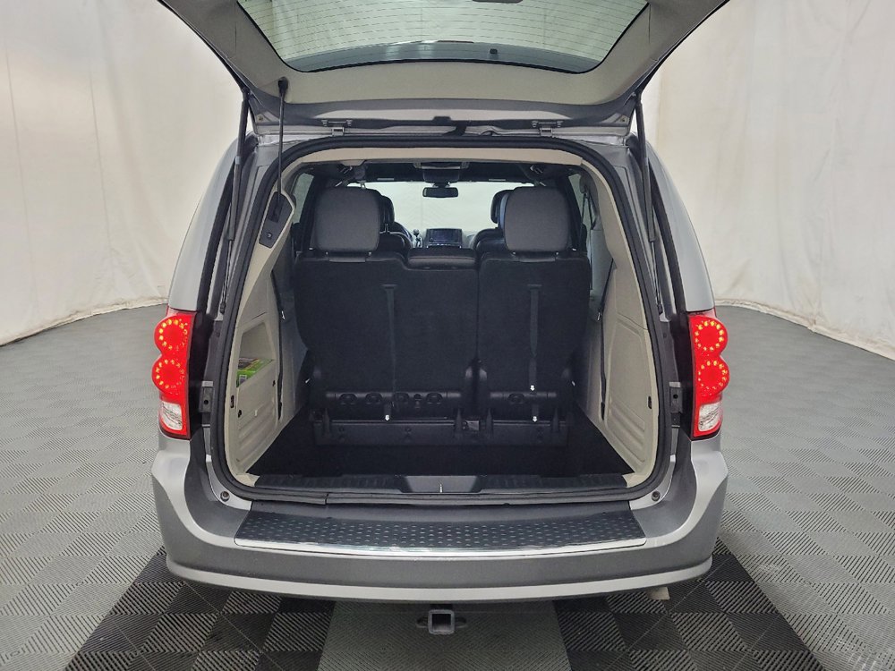Used 2019 Dodge Grand Caravan SXT w/ Driver Convenience Group FWD image 29